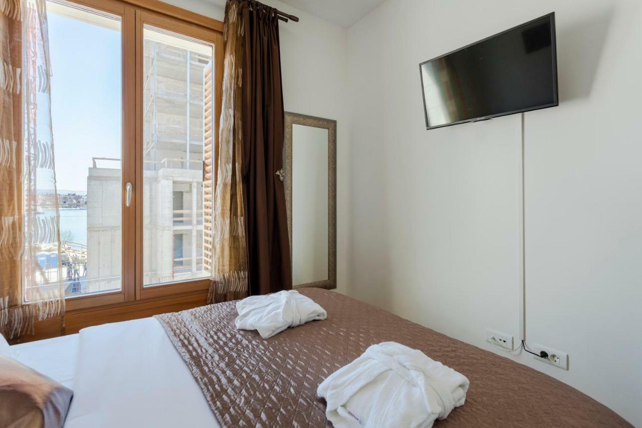 New Luxury Apartment Nives On Seaside สปลิท ภายนอก รูปภาพ