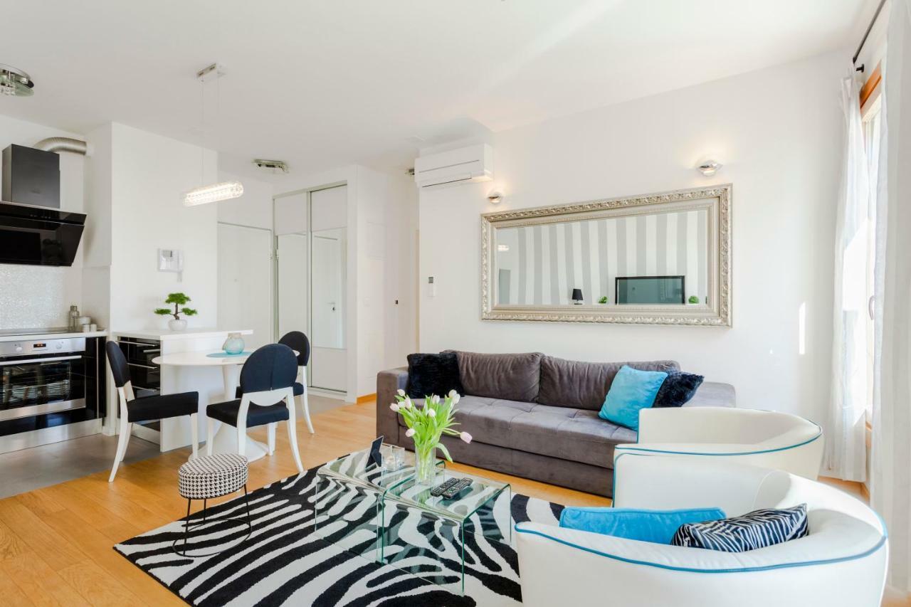 New Luxury Apartment Nives On Seaside สปลิท ภายนอก รูปภาพ