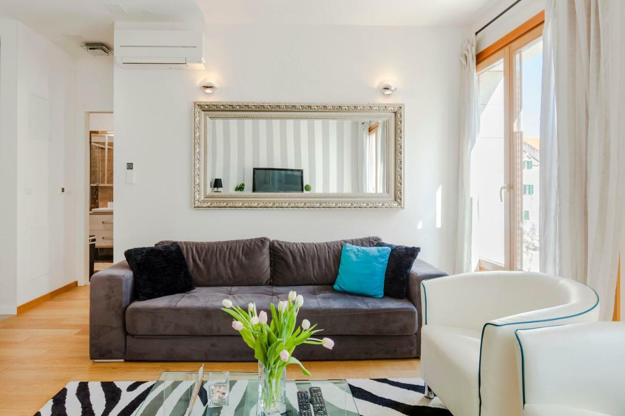 New Luxury Apartment Nives On Seaside สปลิท ภายนอก รูปภาพ