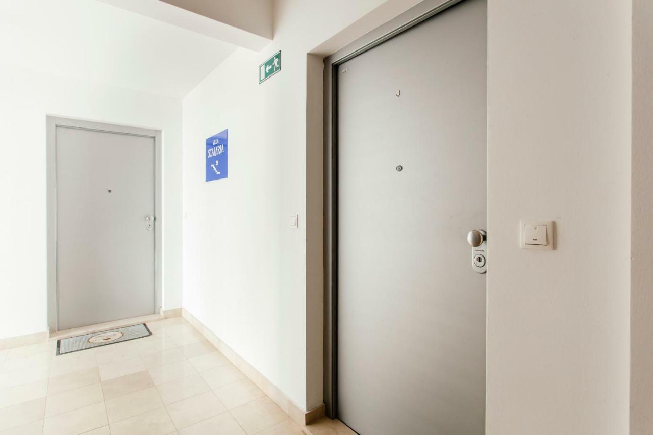 New Luxury Apartment Nives On Seaside สปลิท ภายนอก รูปภาพ